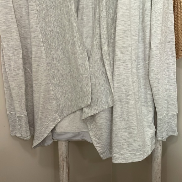 Athleta Pranayama Restore Wrap NWOT - Picture 5 of 5